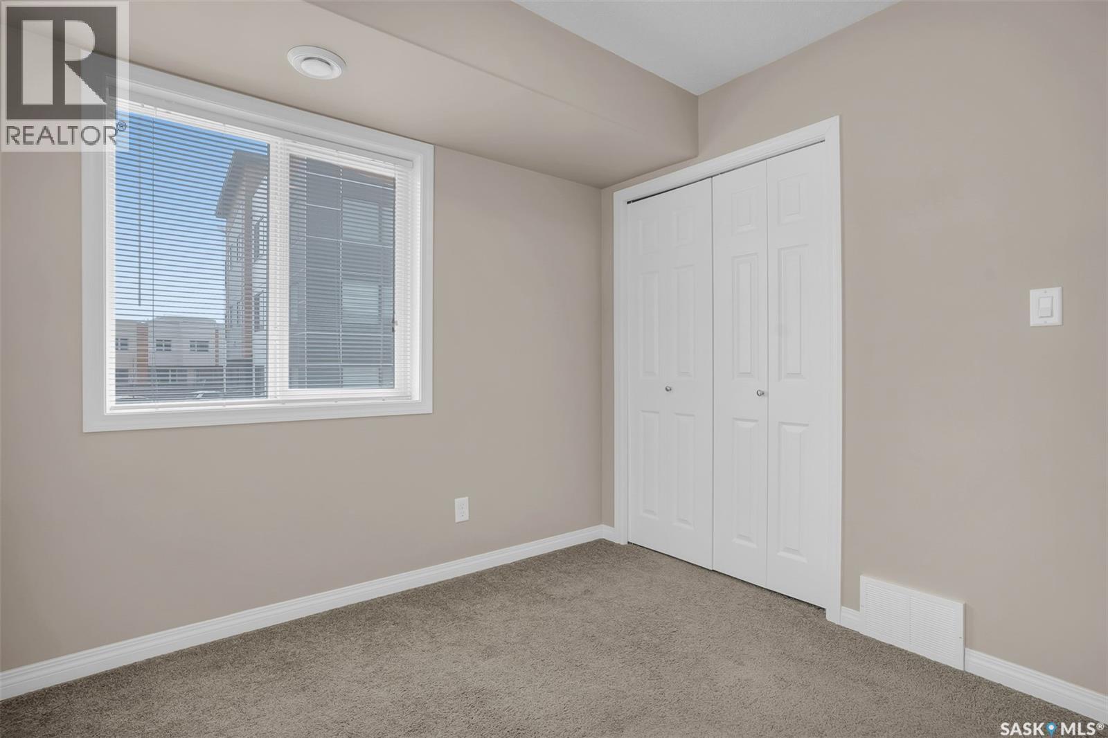 128 125 Willis Crescent, Saskatoon, SK - Indoor