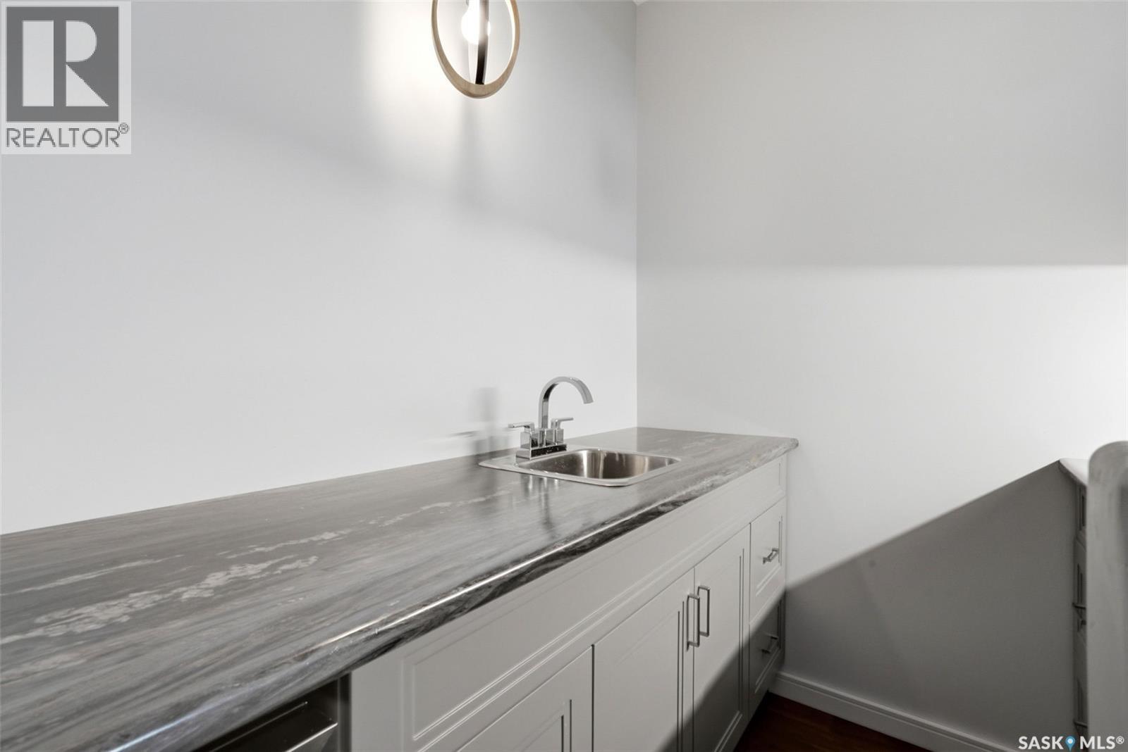 7211 Maple View Crescent, Regina, SK - Indoor