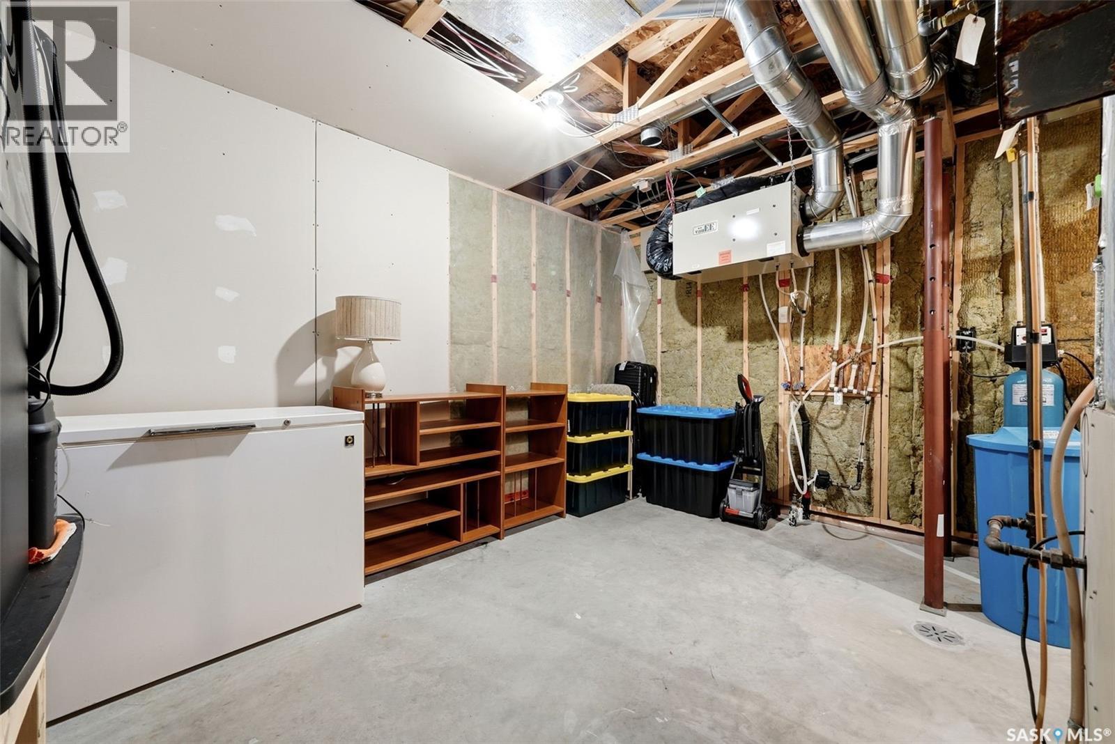 7211 Maple View Crescent, Regina, SK - Indoor Photo Showing Basement