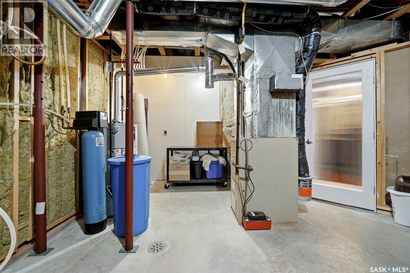 7211 Maple View Crescent, Regina, SK - Indoor Photo Showing Basement