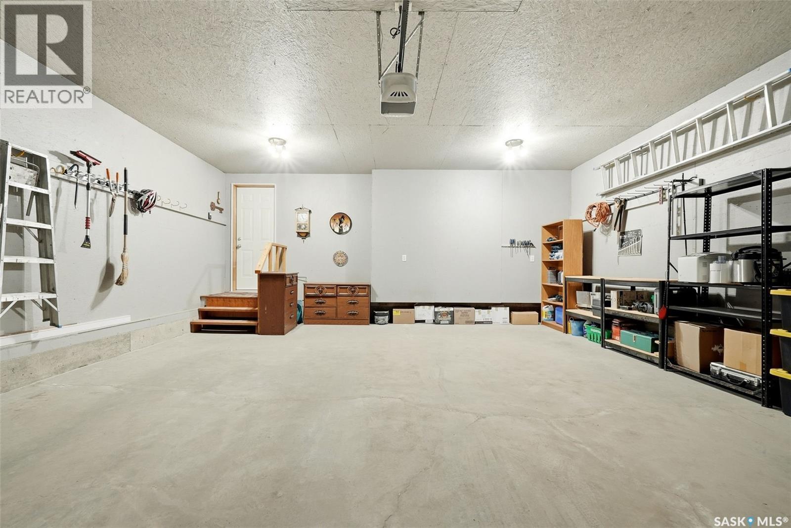 7211 Maple View Crescent, Regina, SK - Indoor