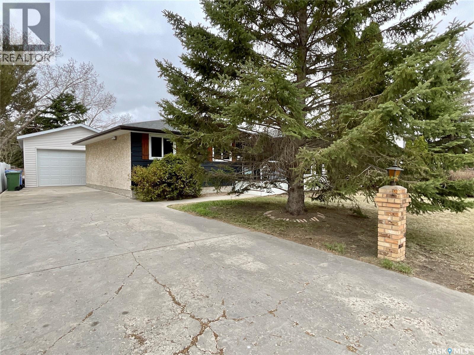 10 Chase Crescent, Regina, SK - Outdoor