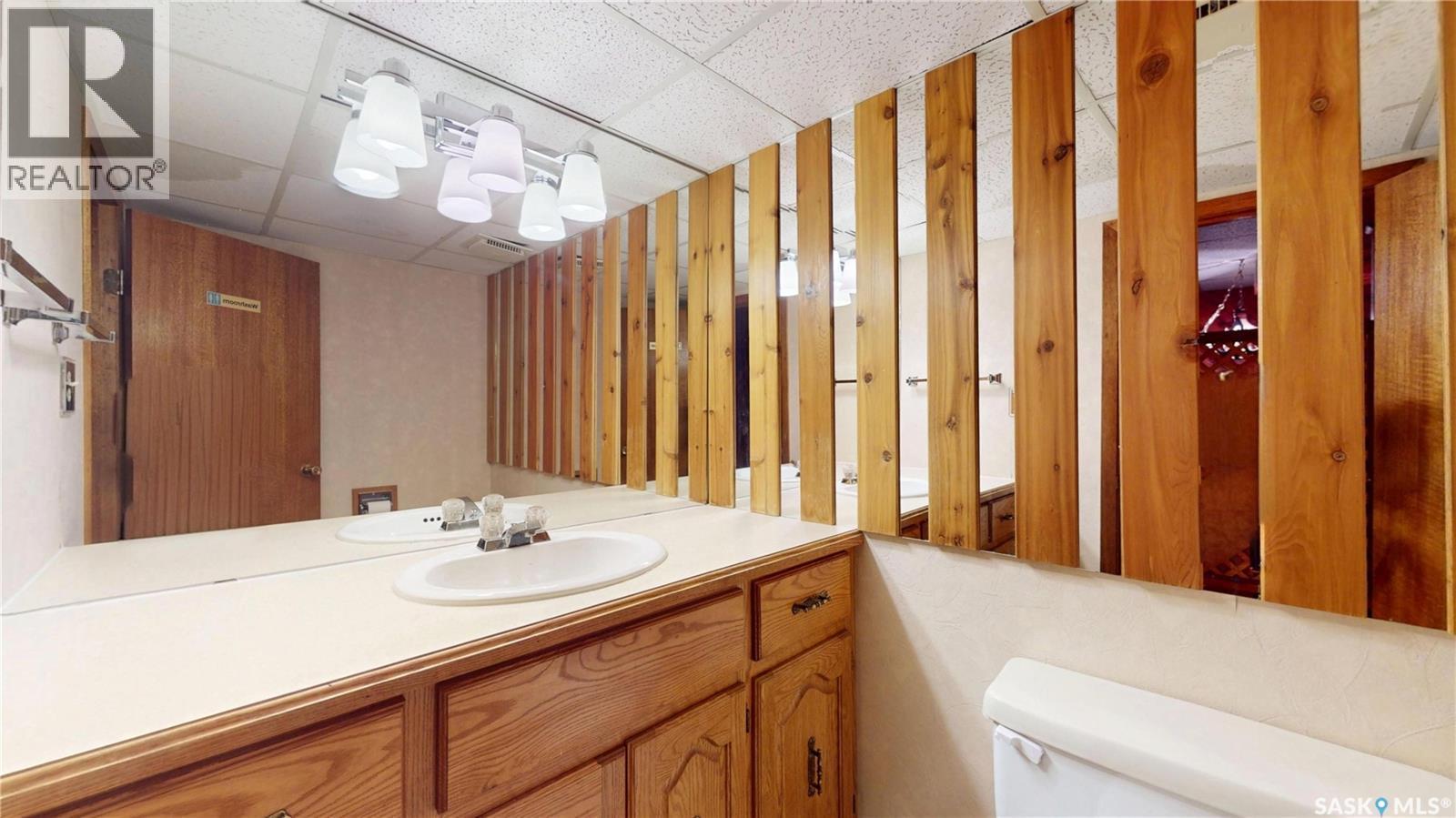 10 Chase Crescent, Regina, SK - Indoor Photo Showing Bathroom