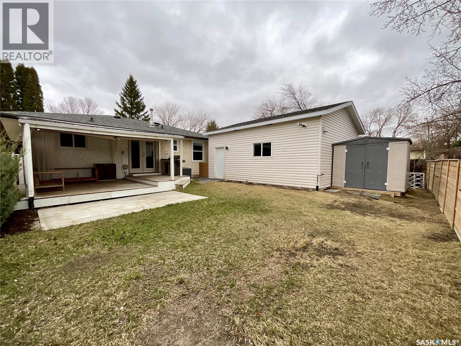 10 Chase Crescent, Regina, SK - Outdoor With Deck Patio Veranda