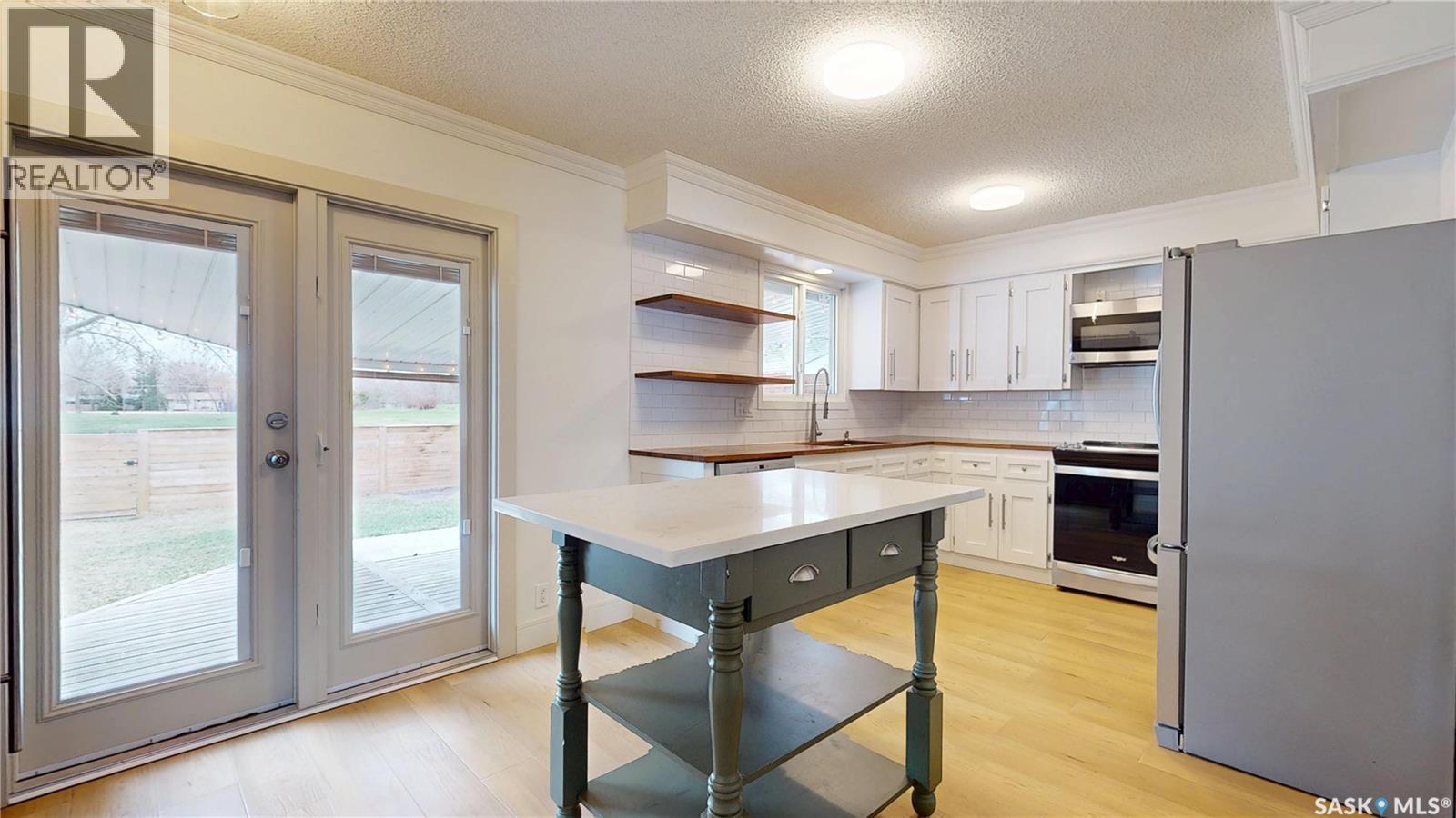 10 Chase Crescent, Regina, SK - Indoor Photo Showing Kitchen