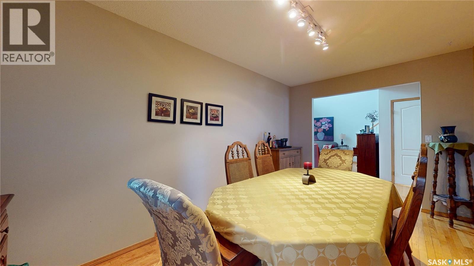 11172 Wascana Meadows, Regina, SK - Indoor Photo Showing Dining Room