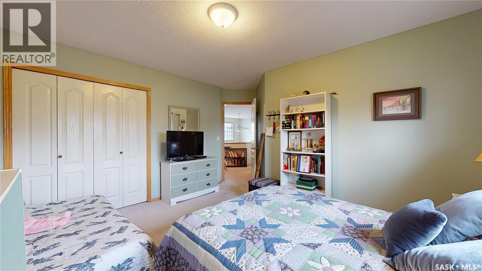 11172 Wascana Meadows, Regina, SK - Indoor Photo Showing Bedroom