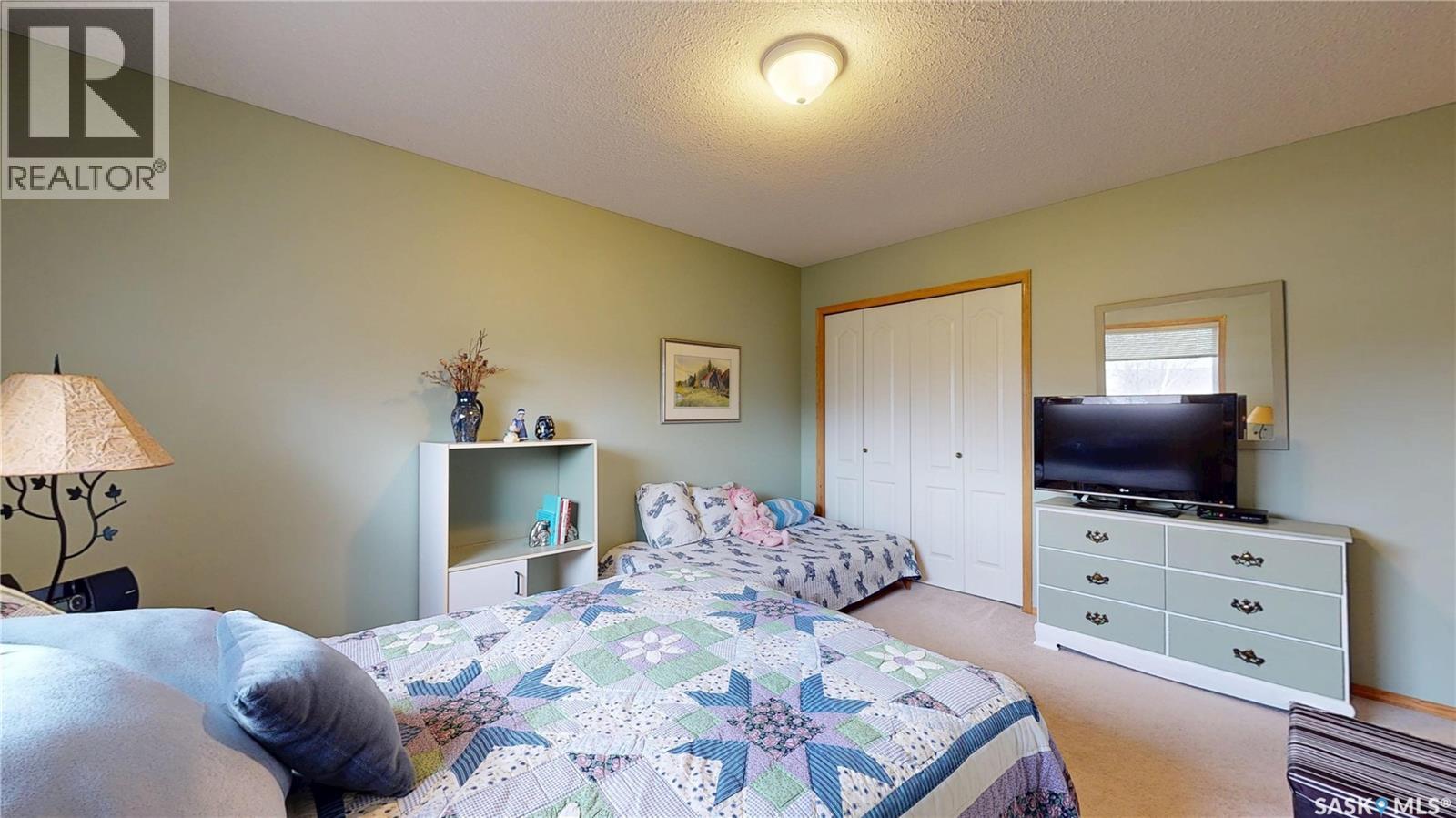 11172 Wascana Meadows, Regina, SK - Indoor Photo Showing Bedroom