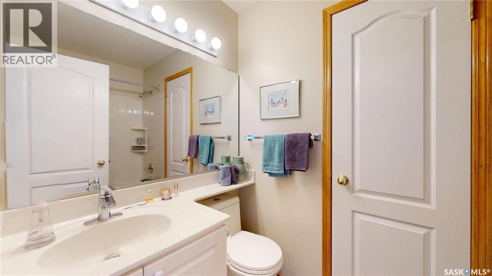 11172 Wascana Meadows, Regina, SK - Indoor Photo Showing Bathroom