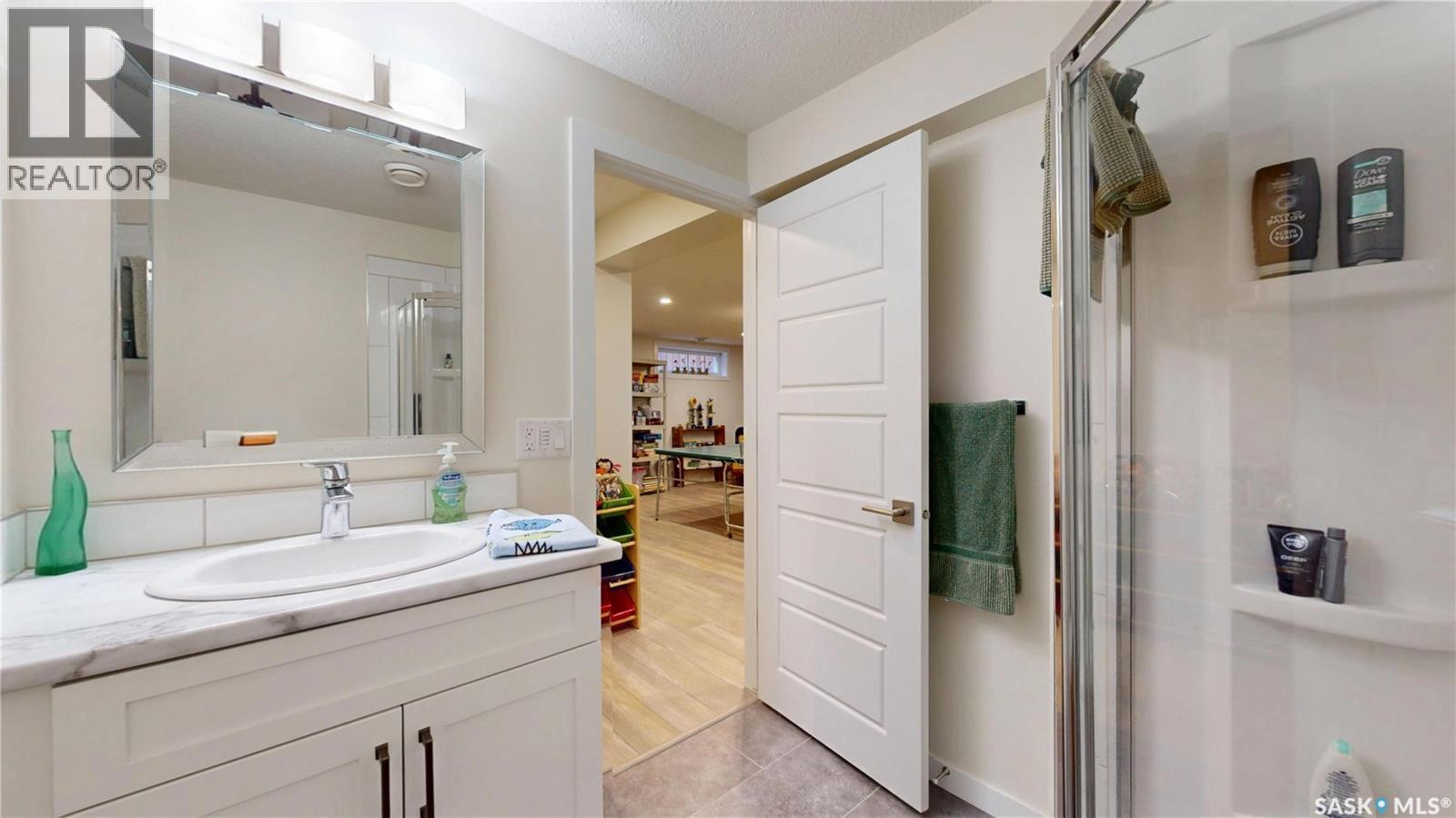 11172 Wascana Meadows, Regina, SK - Indoor Photo Showing Bathroom