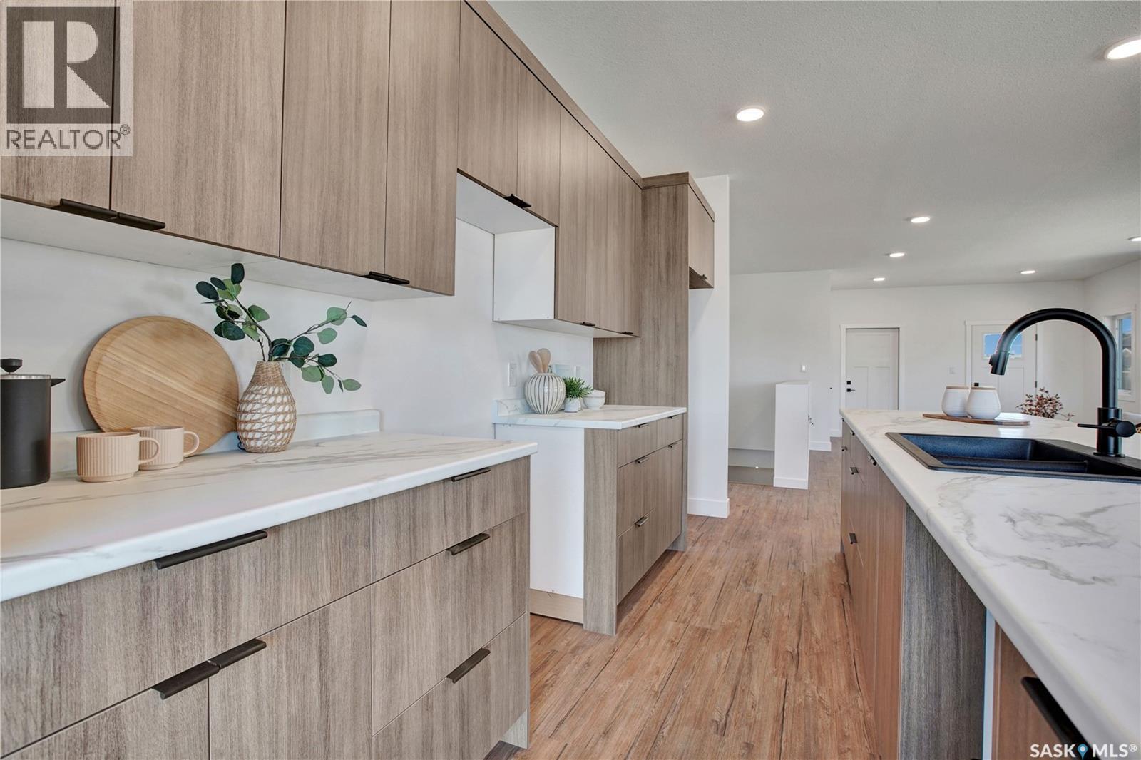 101 Emma Crescent, Martensville, SK - Indoor Photo Showing Kitchen