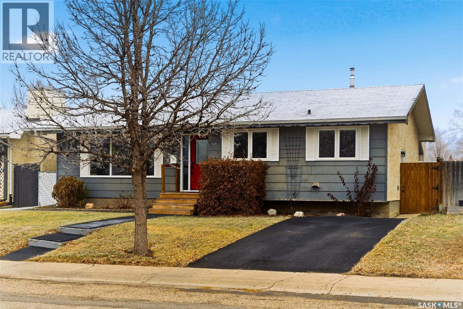 10 Hayes Crescent, Regina, SK - Outdoor