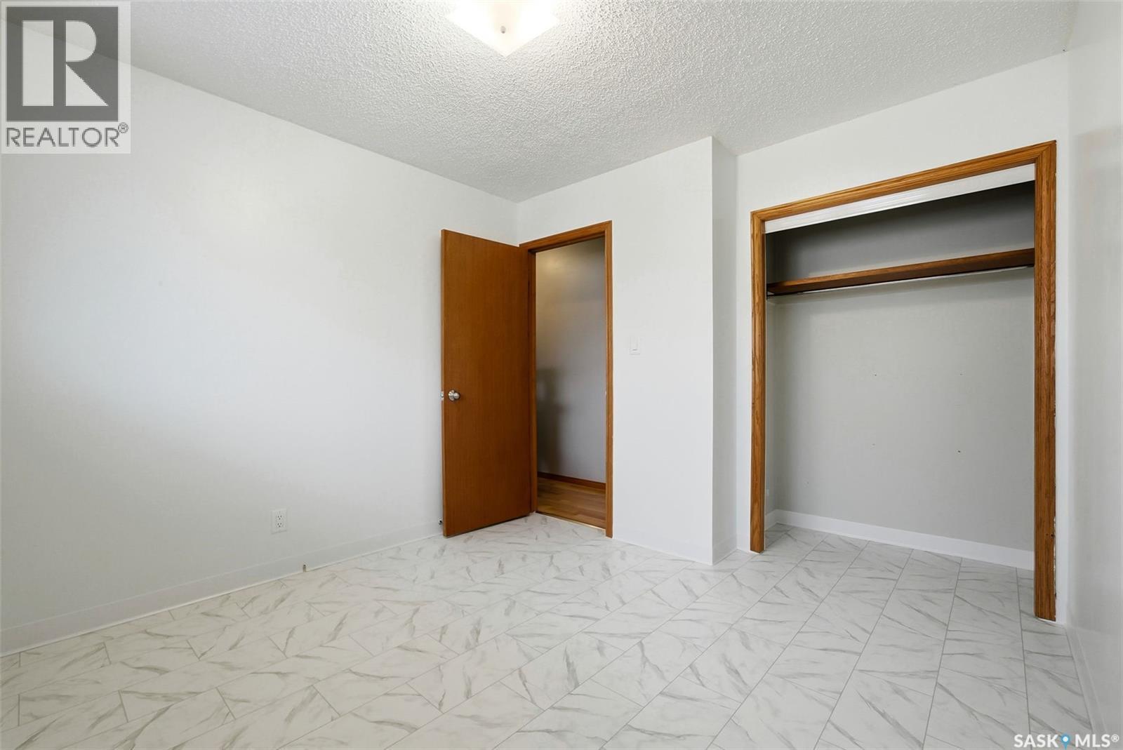 10 Hayes Crescent, Regina, SK - Indoor Photo Showing Other Room