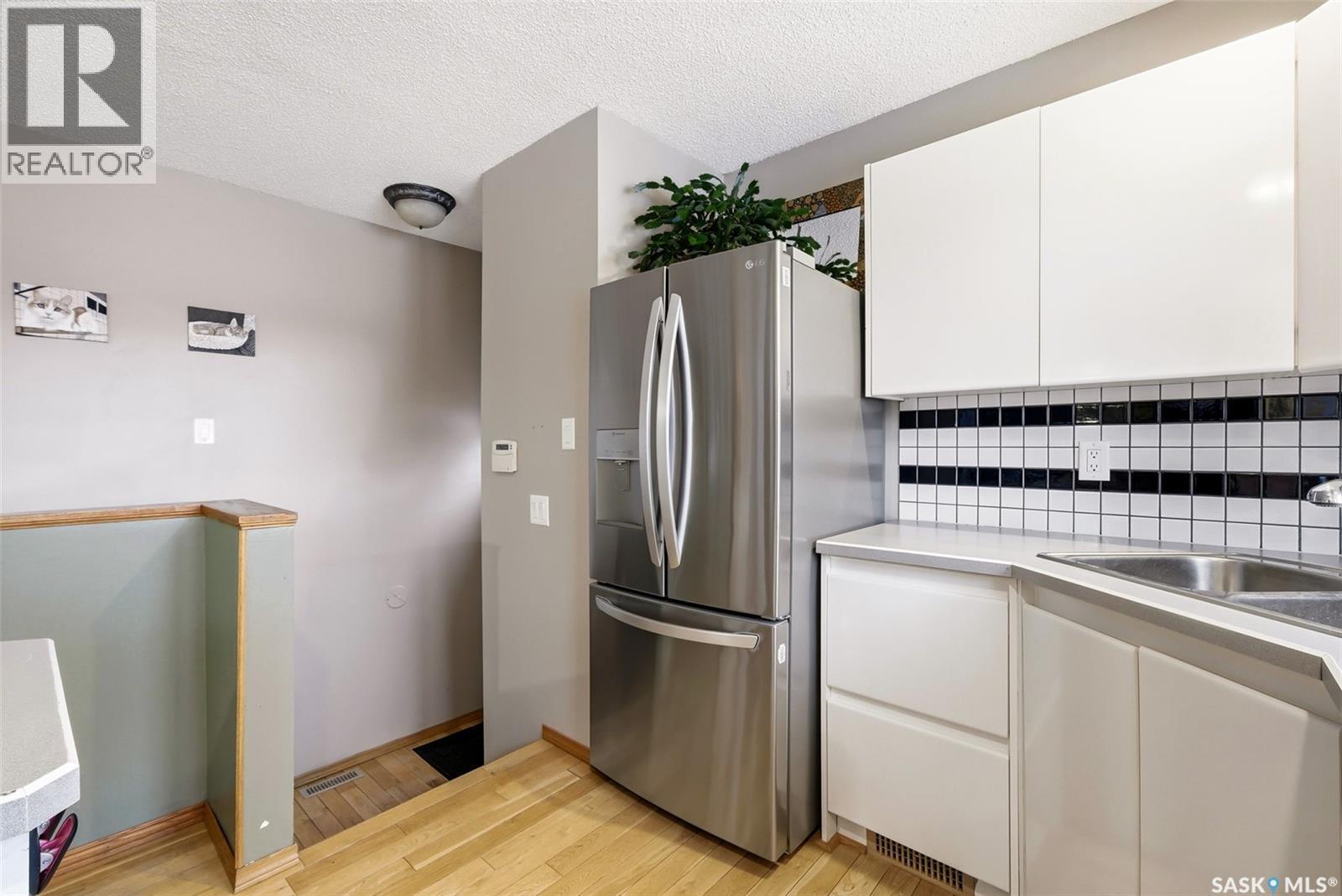 10 Hayes Crescent, Regina, SK - Indoor Photo Showing Kitchen