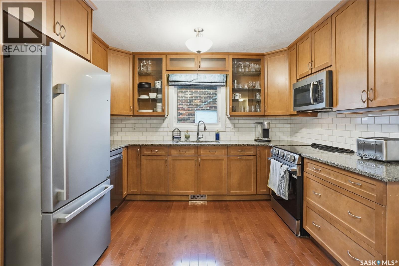 119 Pappas Crescent, Regina, SK - Indoor Photo Showing Kitchen With Stainless Steel Kitchen