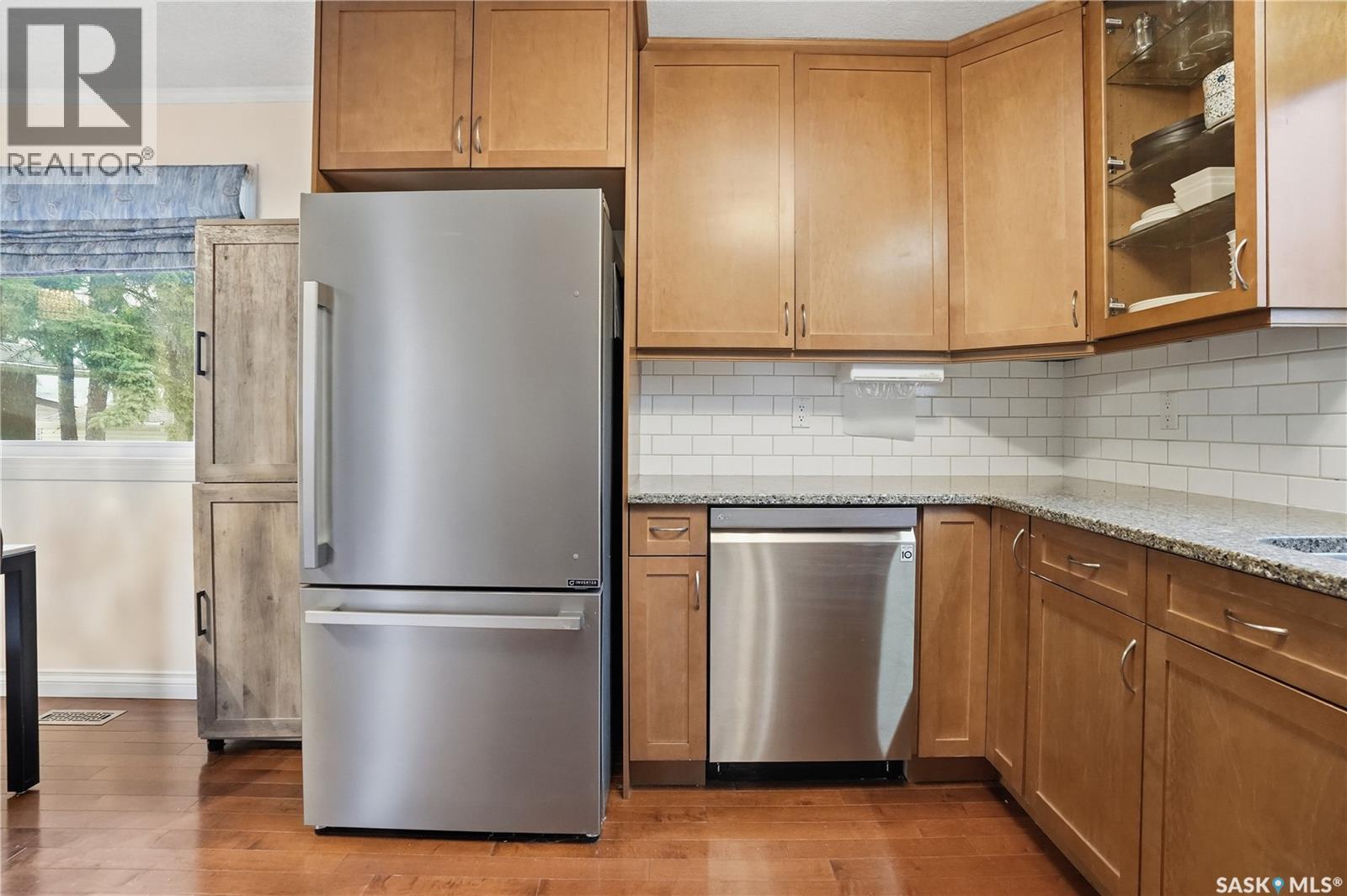 119 Pappas Crescent, Regina, SK - Indoor Photo Showing Kitchen With Stainless Steel Kitchen