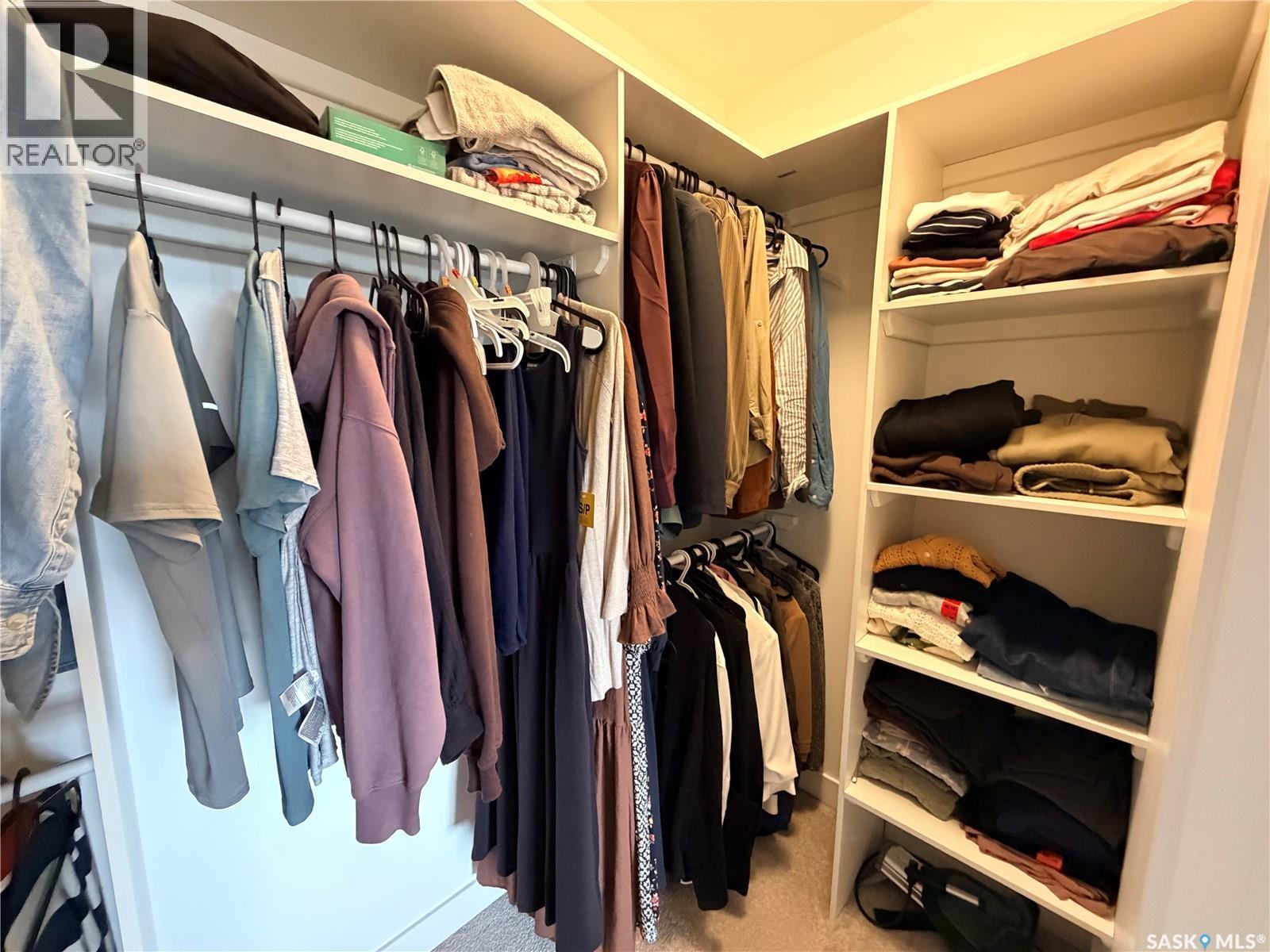 22 1003 Evergreen Boulevard, Saskatoon, SK - Indoor With Storage