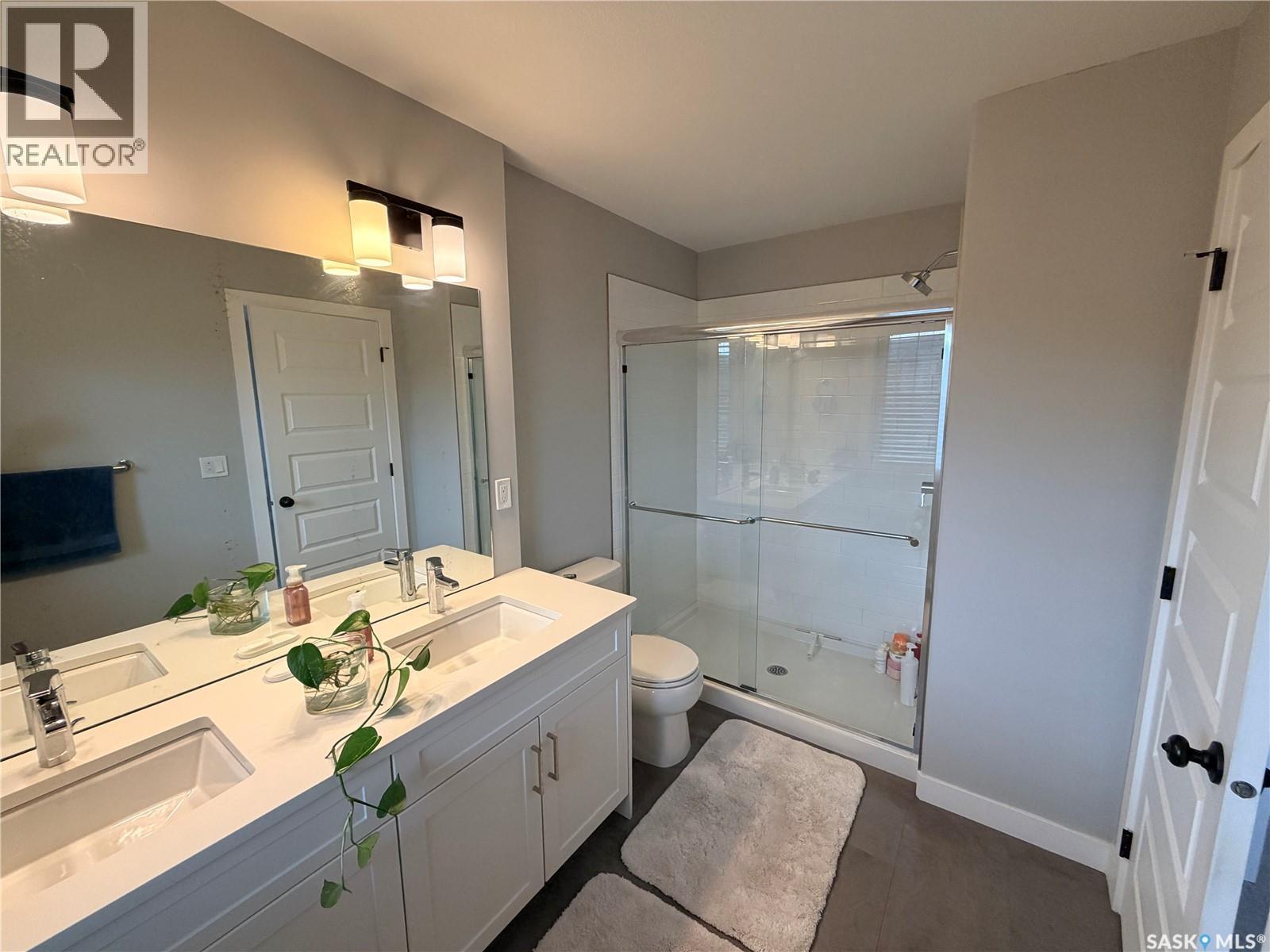 22 1003 Evergreen Boulevard, Saskatoon, SK - Indoor Photo Showing Bathroom