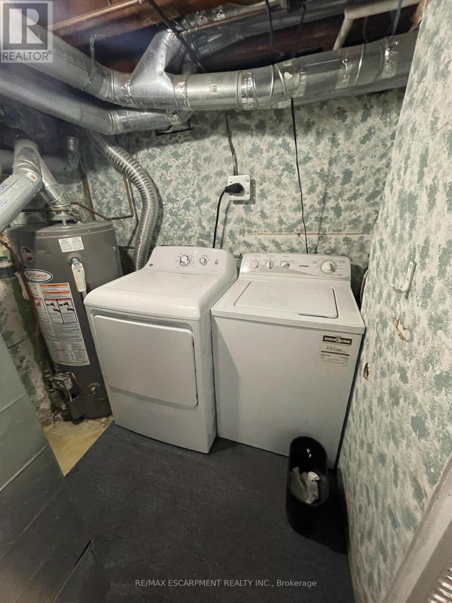 9 Gary Avenue, Hamilton, ON - Indoor Photo Showing Laundry Room