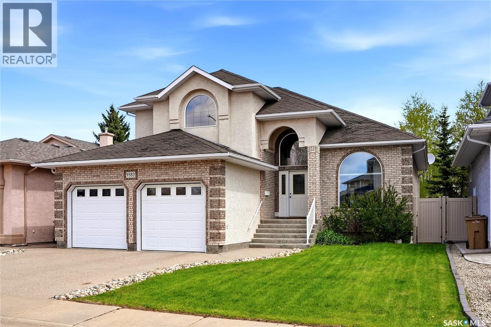 9382 Wascana Mews, Regina, SK - Outdoor