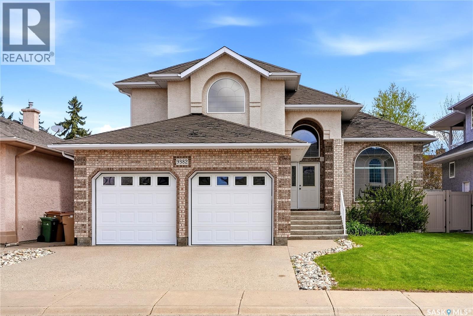 9382 Wascana Mews, Regina, SK - Outdoor