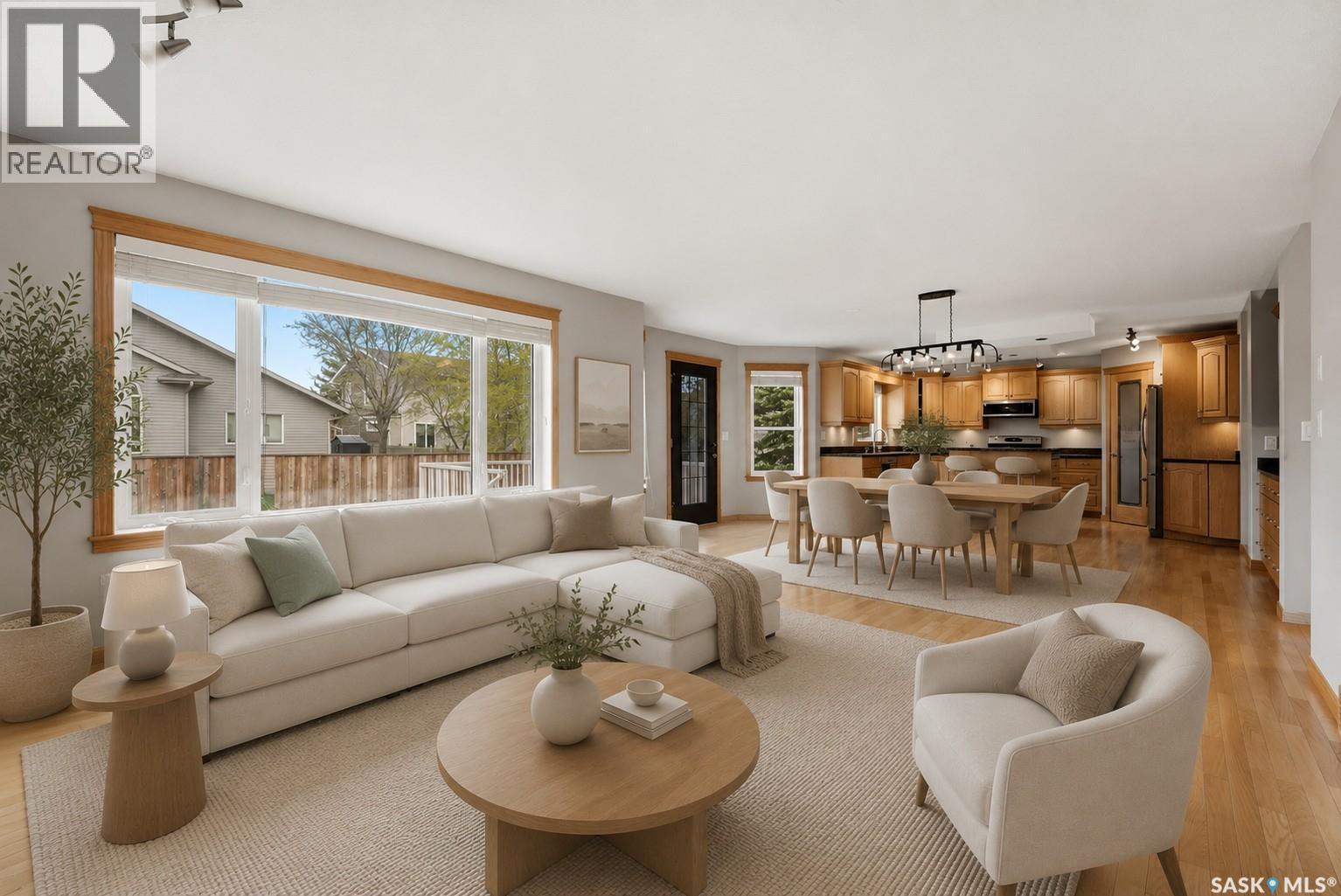 9382 Wascana Mews, Regina, SK - Indoor Photo Showing Living Room
