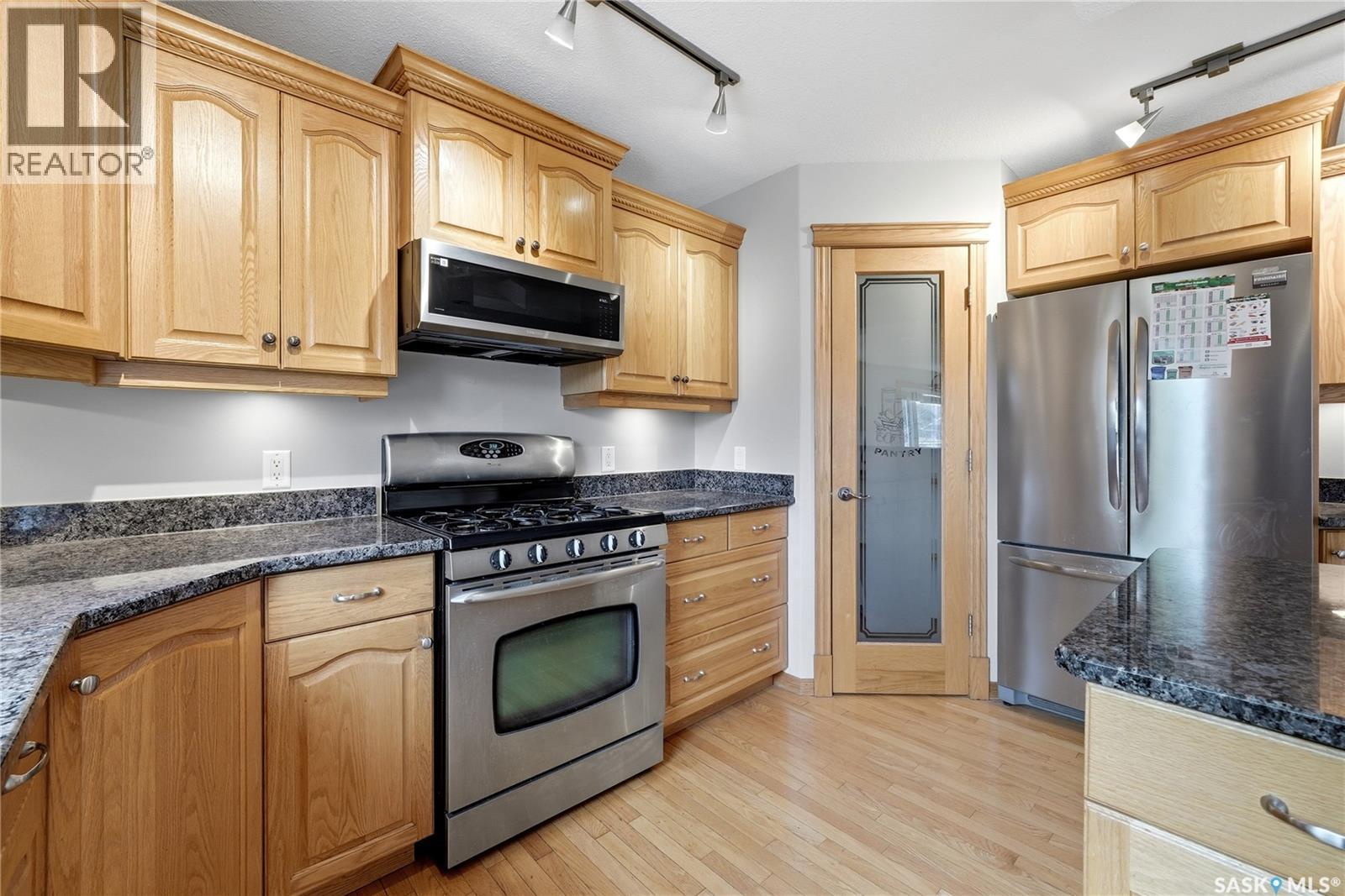 9382 Wascana Mews, Regina, SK - Indoor Photo Showing Kitchen