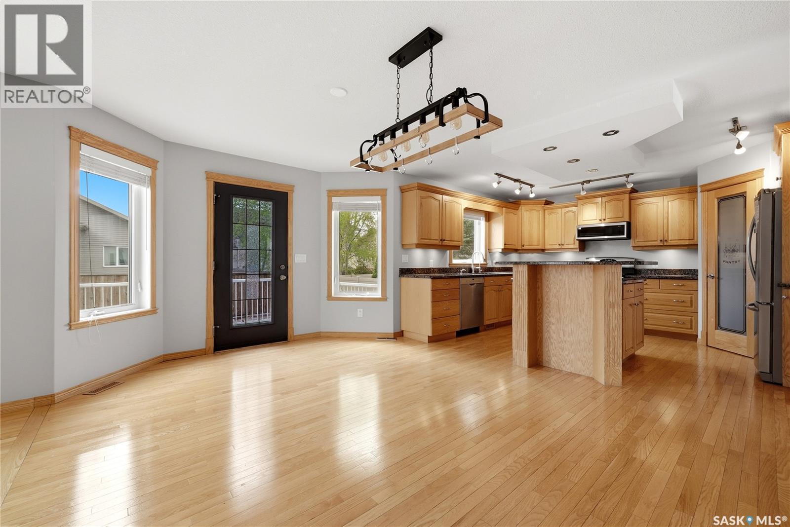 9382 Wascana Mews, Regina, SK - Indoor Photo Showing Kitchen