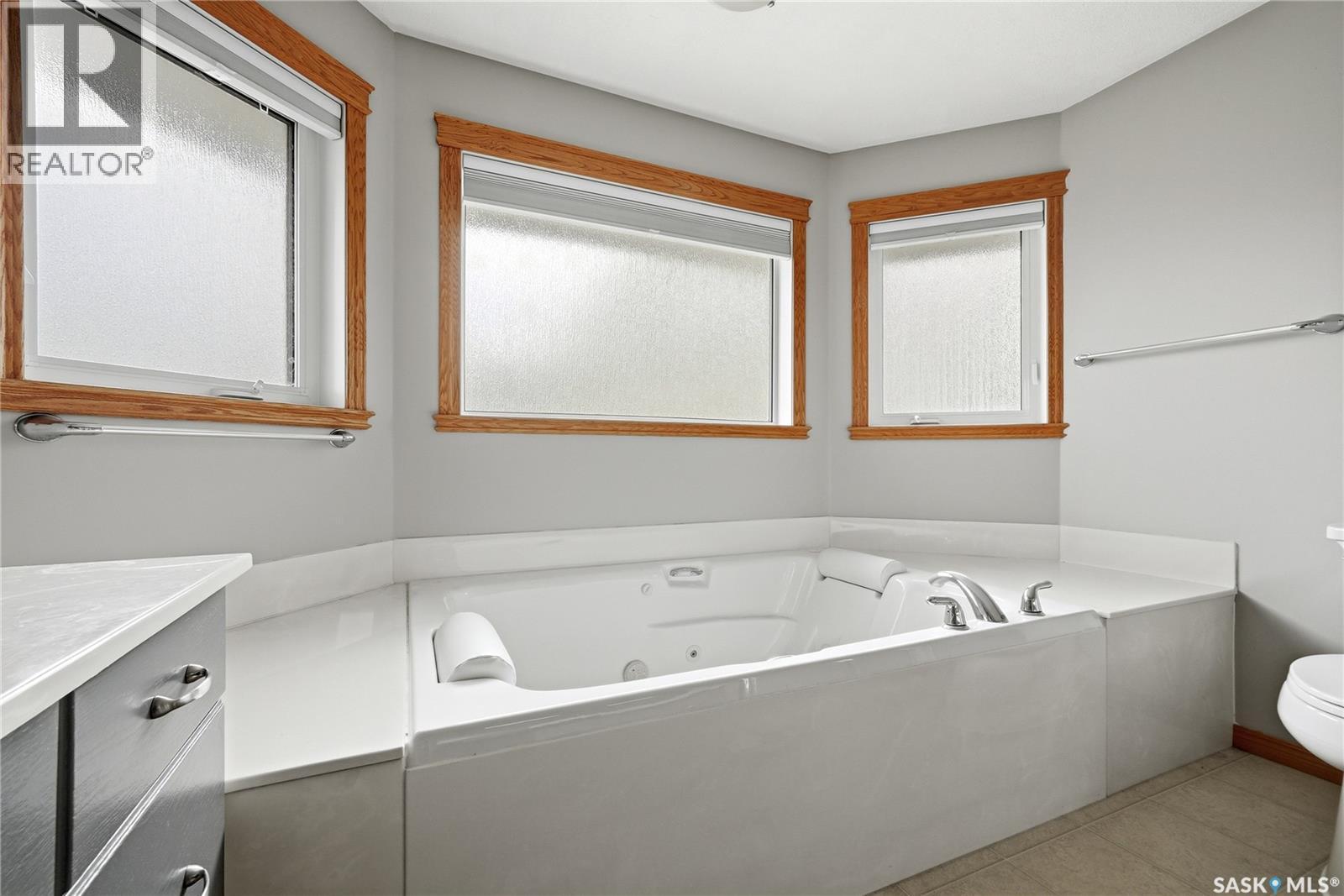 9382 Wascana Mews, Regina, SK - Indoor Photo Showing Bathroom