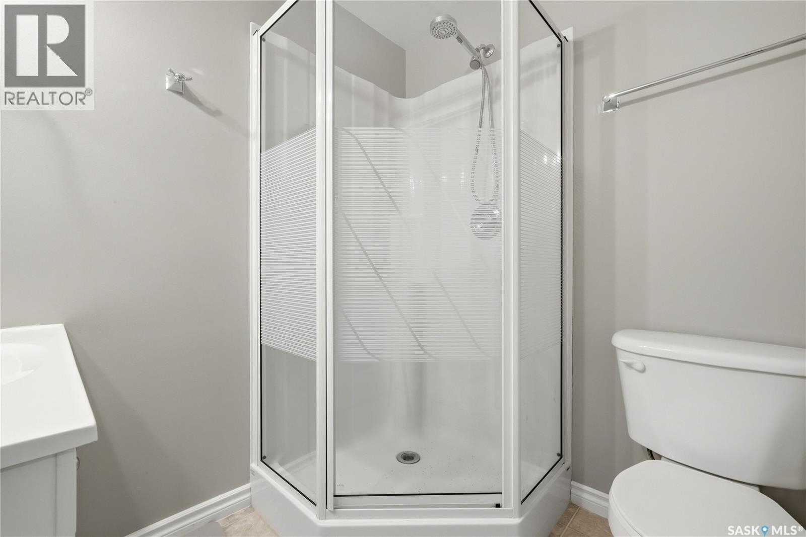 9382 Wascana Mews, Regina, SK - Indoor Photo Showing Bathroom