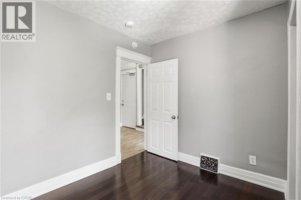 38 Norway Avenue, Hamilton, ON - Indoor Photo Showing Other Room