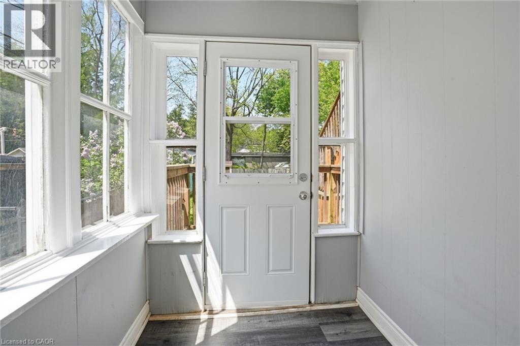 38 Norway Avenue, Hamilton, ON - Indoor Photo Showing Other Room