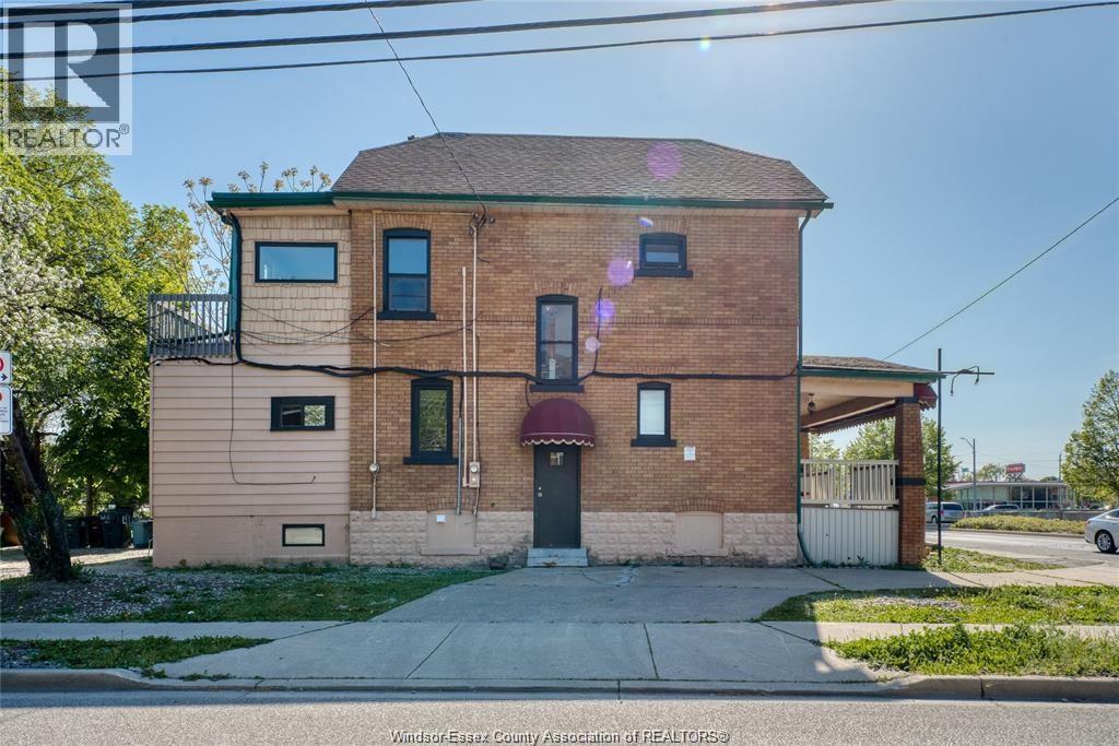 41 Giles Boulevard, Windsor, ON