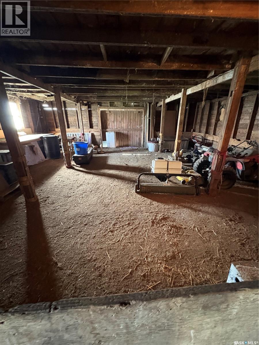 Astren Acreage, Antler Rm No. 61, SK - Indoor