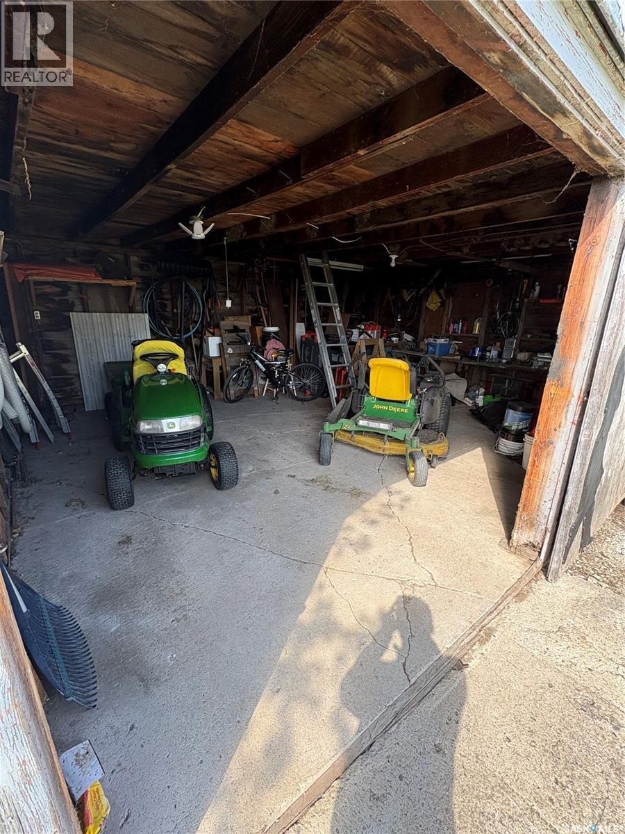 Astren Acreage, Antler Rm No. 61, SK - Indoor