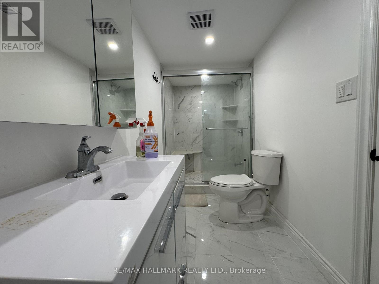 #Basement - 6 Bailey Crescent, Aurora, ON - Indoor Photo Showing Bathroom