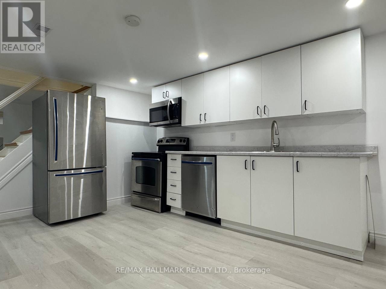 #Basement - 6 Bailey Crescent, Aurora, ON - Indoor Photo Showing Kitchen