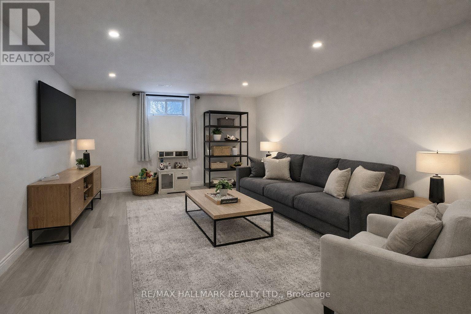 #Basement - 6 Bailey Crescent, Aurora, ON - Indoor Photo Showing Living Room