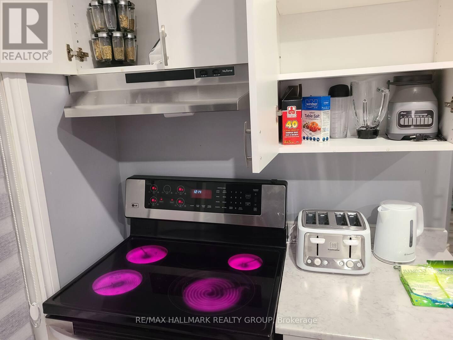 Kitchen 2 of 2 - 474 Somerset Street W, Ottawa, ON