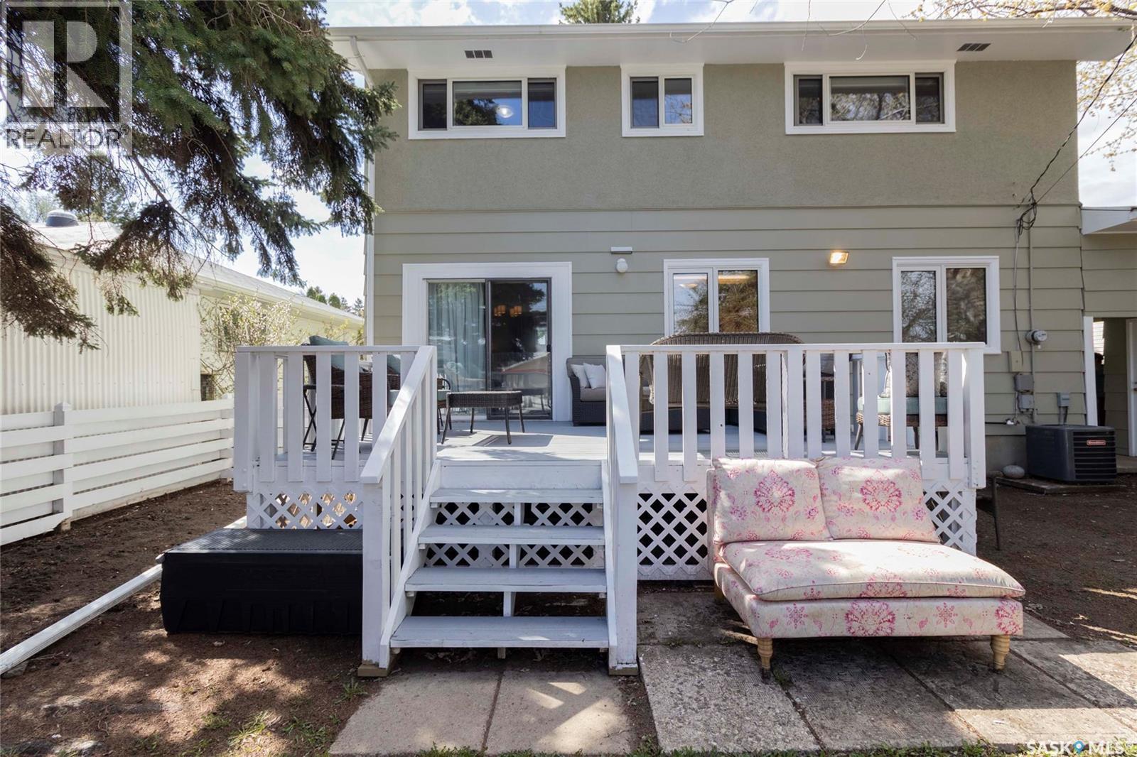1515 Hilliard Street E, Saskatoon, SK - Outdoor With Deck Patio Veranda