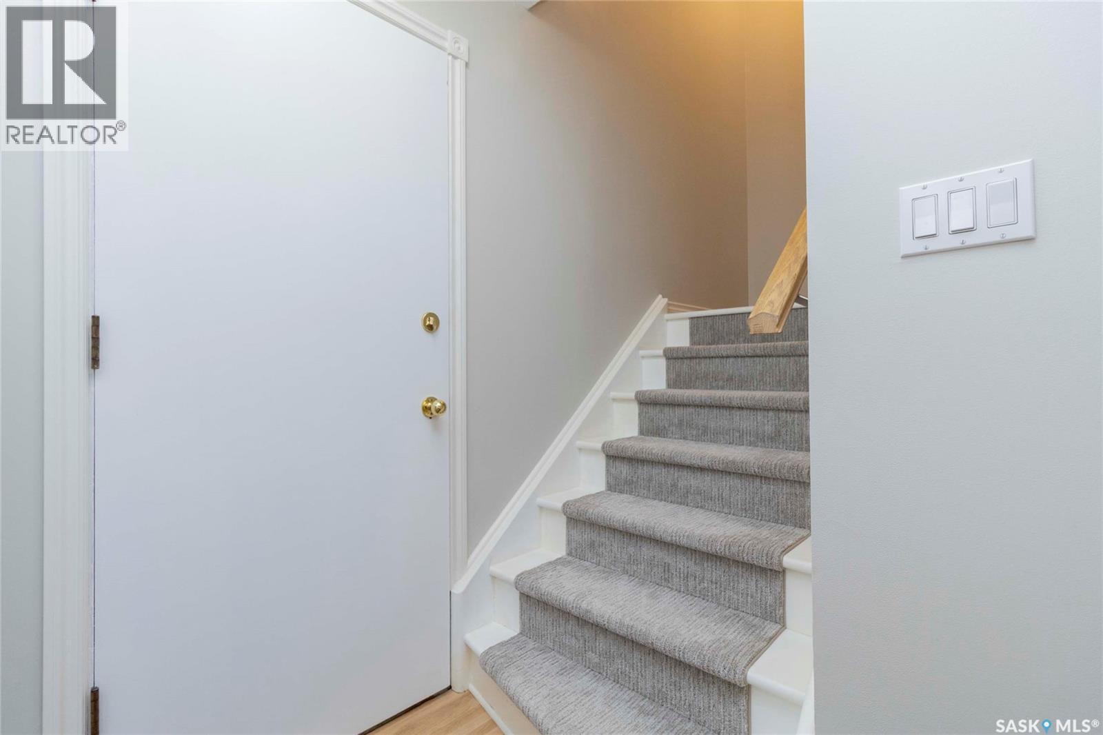 1515 Hilliard Street E, Saskatoon, SK - Indoor Photo Showing Other Room