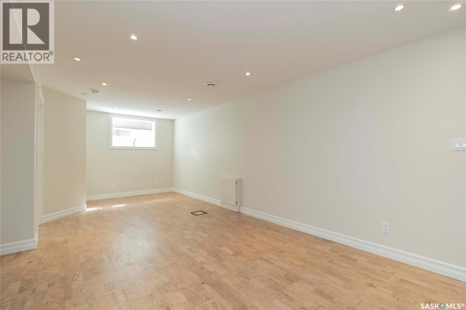 1515 Hilliard Street E, Saskatoon, SK - Indoor Photo Showing Other Room