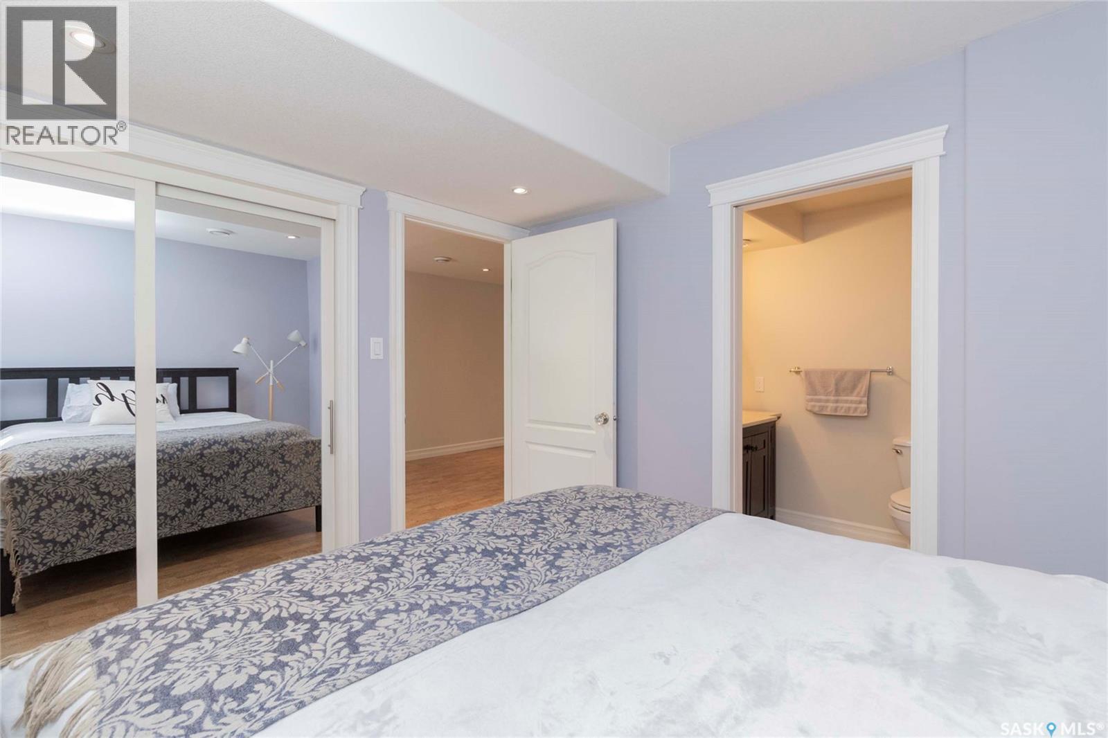 1515 Hilliard Street E, Saskatoon, SK - Indoor Photo Showing Bedroom