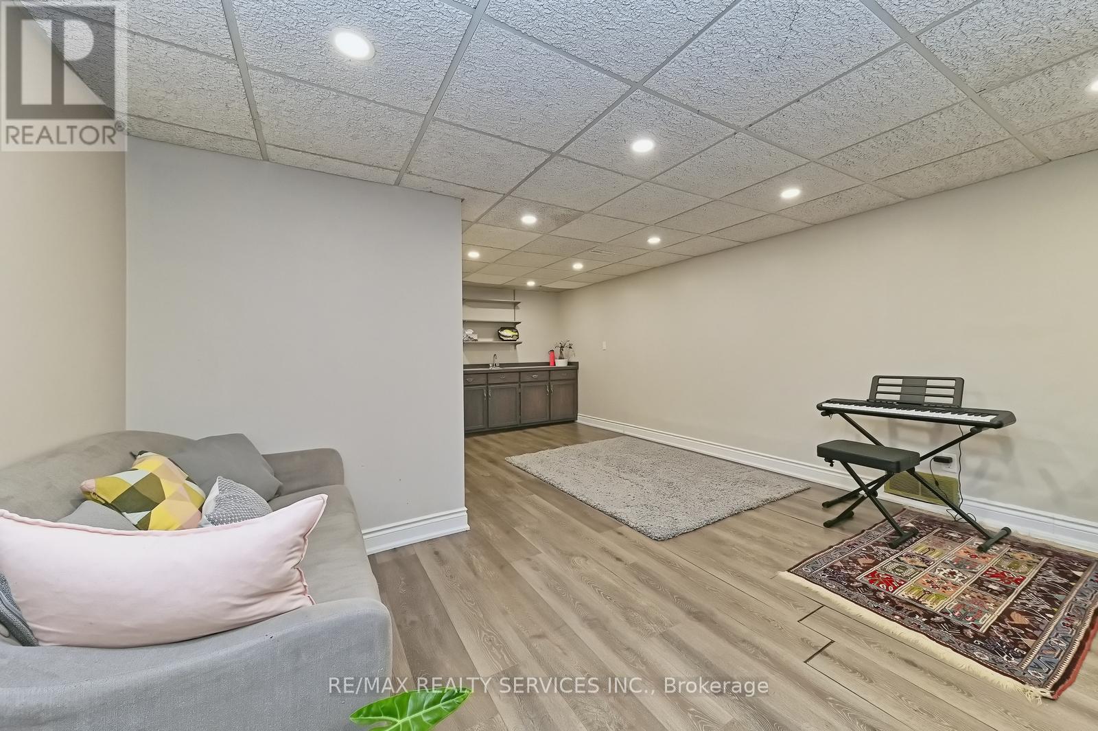 2545 Folkway Drive, Mississauga, ON - Indoor