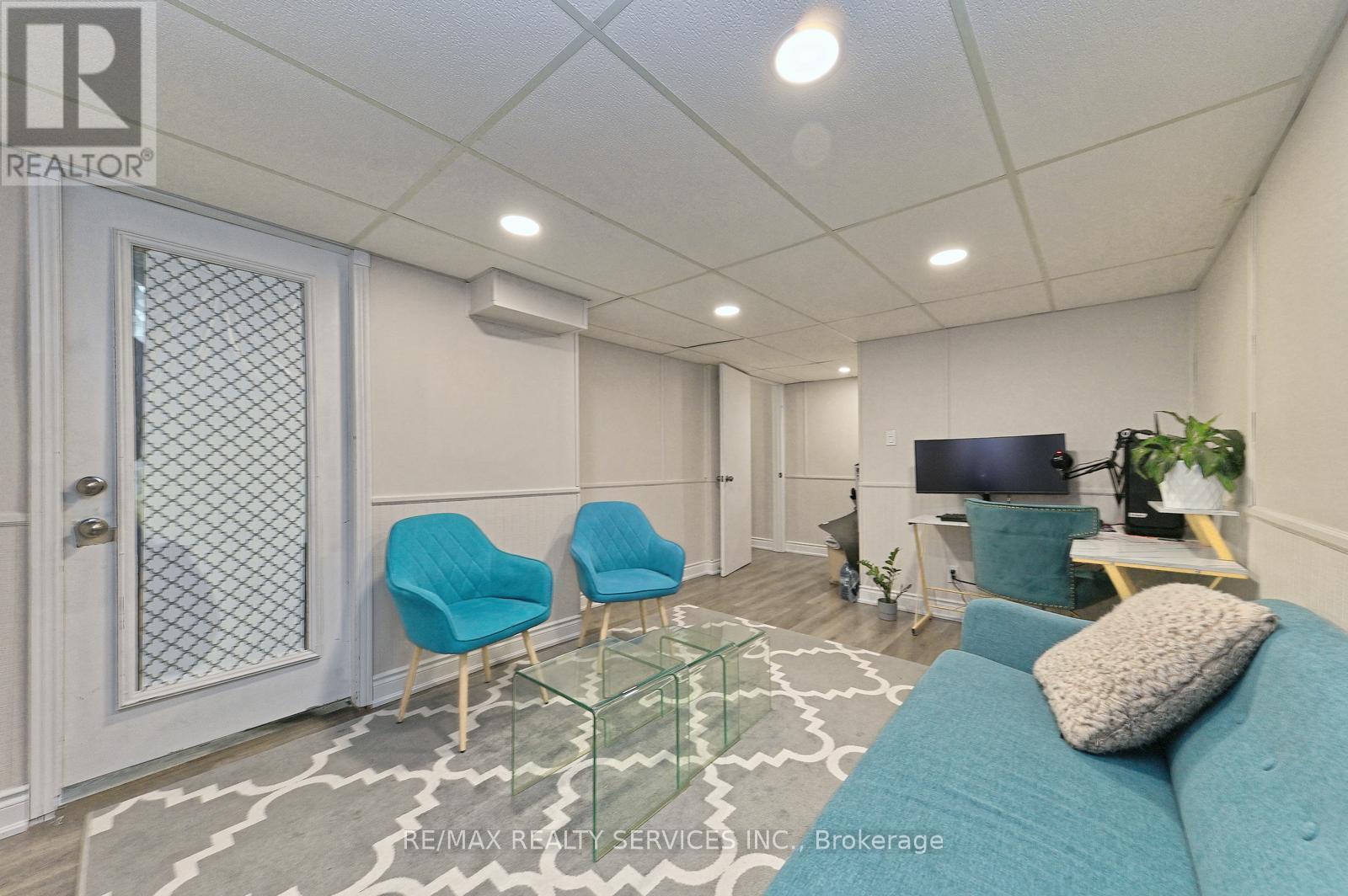 2545 Folkway Drive, Mississauga, ON - Indoor