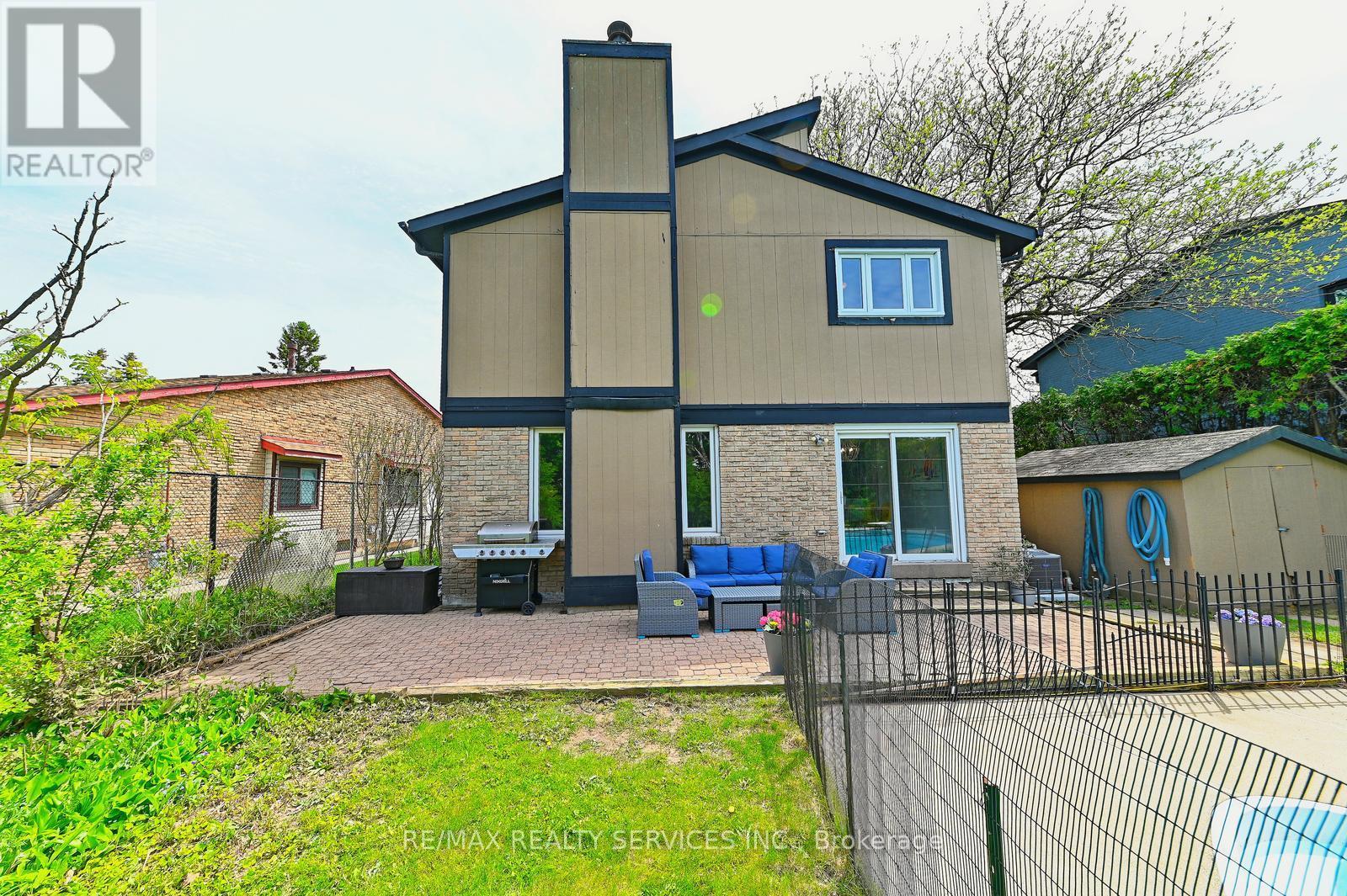 2545 Folkway Drive, Mississauga, ON - Outdoor