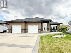 1832 Gordon Miles PLACE Weyburn, SK S4H 0B9