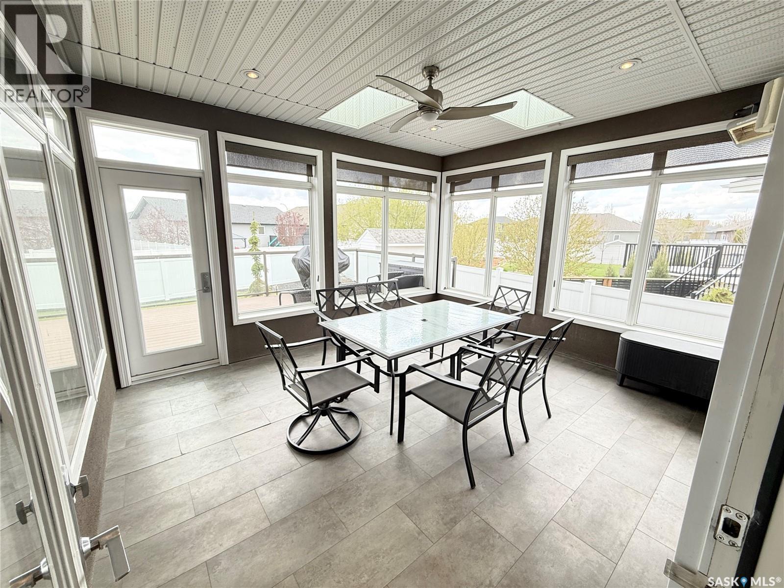 1832 Gordon Miles Place, Weyburn, SK - Indoor