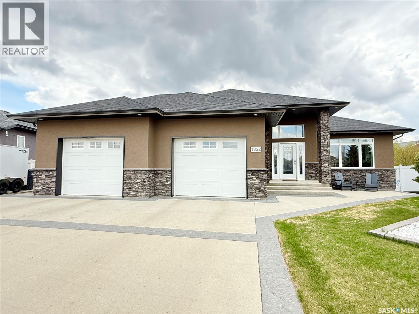 1832 Gordon Miles Place, Weyburn, SK - Outdoor With Facade