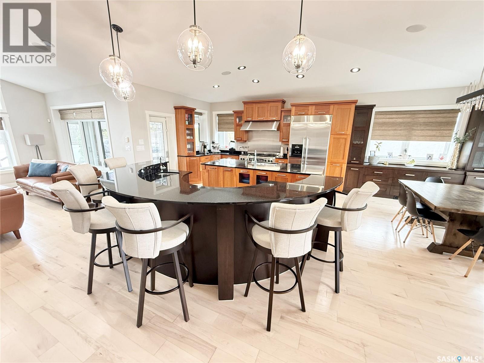 1832 Gordon Miles Place, Weyburn, SK - Indoor